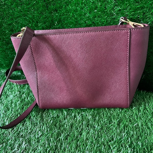 024 Michael Kors Burgundy Crossbody With Lock and Key - Picture 2 of 5